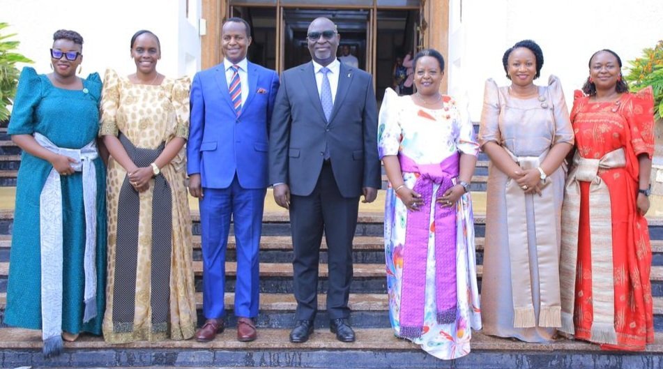 Abaasomerako ku essomero lya Gayaza High School banjulidde Obwakabaka bwa Buganda enteekateeka z'okuzimba ekifo abayizi webasinziza ku ssomero eryo - omukolo gw'okutongoza okusonda ensimbi gwa nga 21 March,2026