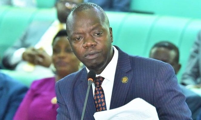 Ababaka ba parliament abava mu Buganda balonze Robert Migadde okubeera ssentebe wabwe