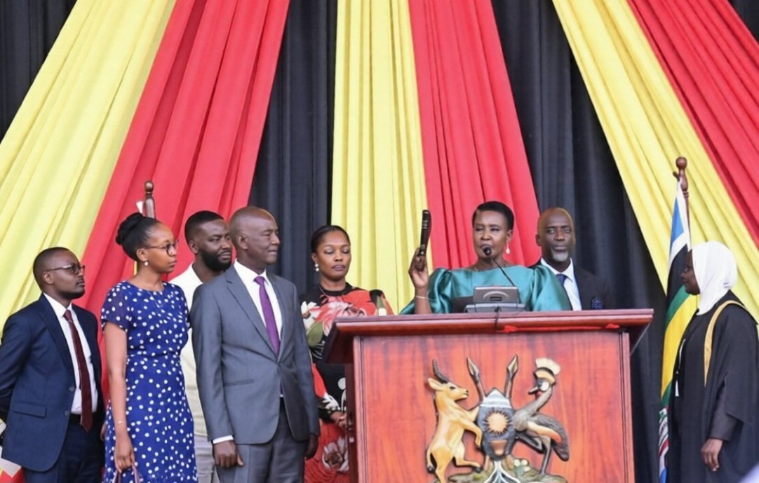 Ababaka ba parliament ya Uganda ey'omulundi ogwe 12 bamalirizza okulayira - obunkenke busigadde kukulonda anabeera sipiika wa parliament n'omumyuka we