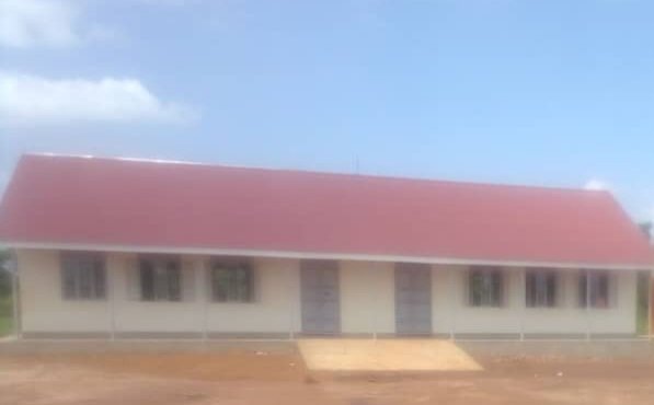 Abakulembeze batabuse olw'ababba seminti ku bizimbe bya government e Kalungu - ekizimbe ekibadde kigenda okutongozebwa kisangiddwamu ennyaafa nga kikyali kipya
