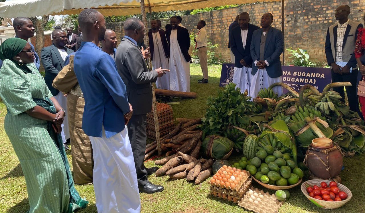 Abavubuka baleese ebirabo by'amazaalibwa ga Kabaka age 71 - bakubiriziddwa okukuuma empisa buli webabeera