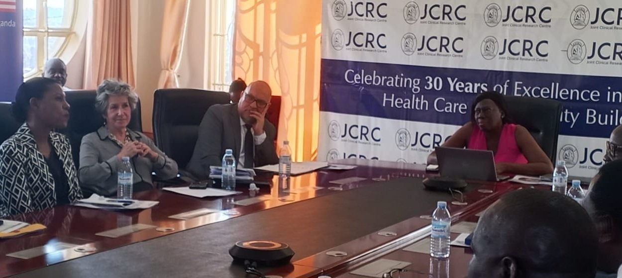 America esuubizza okuwagira Uganda mu kunoonyereza ku ndwadde ez'enjawulo - yakuyita mu Joint Clinical Research Centre
