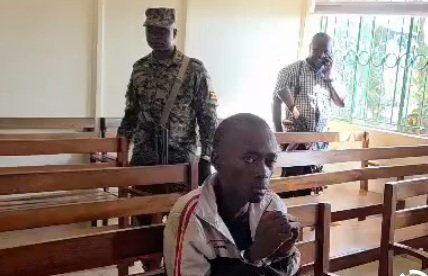 Christopher Okello Onyem avunaanibwa ogw'okutemula abaana 4 e Ggaba - asimbiddwa mu kooti e Makindye naggulwako emisango 4