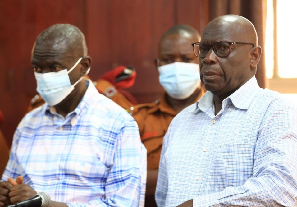 Dr.Kiiza Besigye ne Obed Kamulegeya bazzeeyo ku alimanda – ebiwandiiko by’abalina okubeeyimirira bikyetegerezebwa