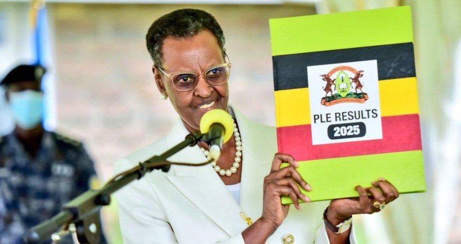 Ebyava mu bibuuzo bya PLE 2025 bifulumye - Minister w'ebyenjigiriza alabudde abasomesa abatayagala kukyuka na nkyukakyuka y'ebisomesebwa nti bawummule obusomesa