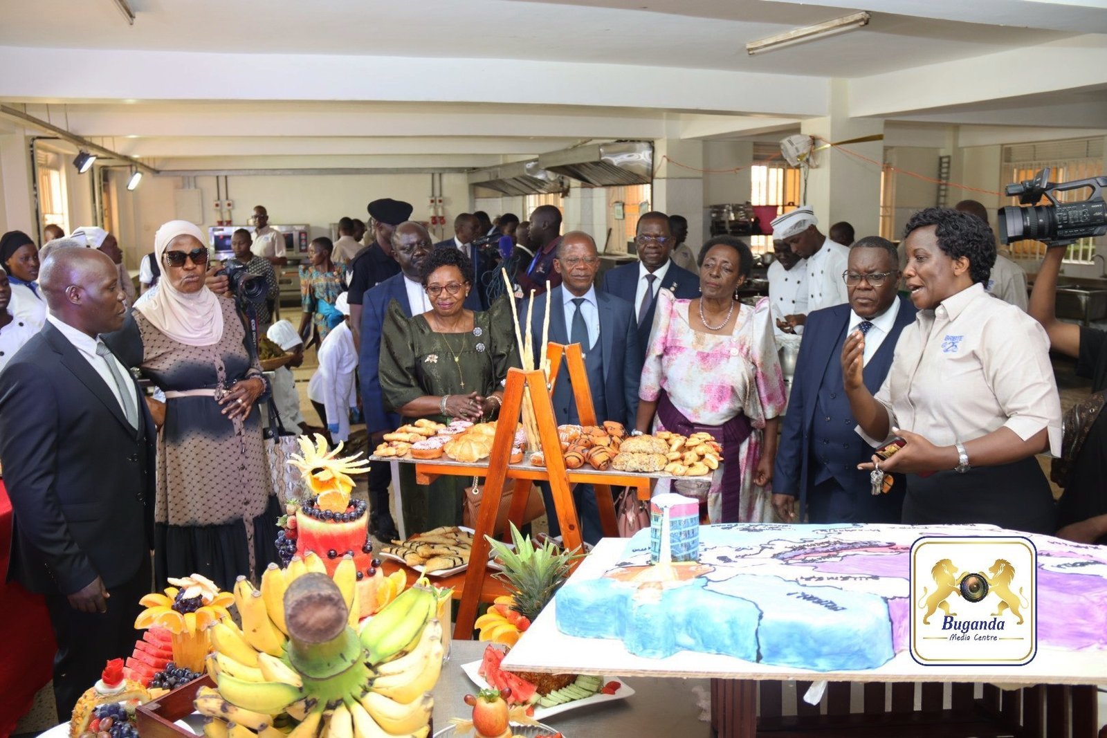 Ettendekero ly’ebyemikono erya Buganda Royal lijaguzza emyaka 25 bukyanga litandikibwawo mu 1999- kye kimu ku birabo by’amatikkira ga Kabaka ag’omulundi ogwa 31