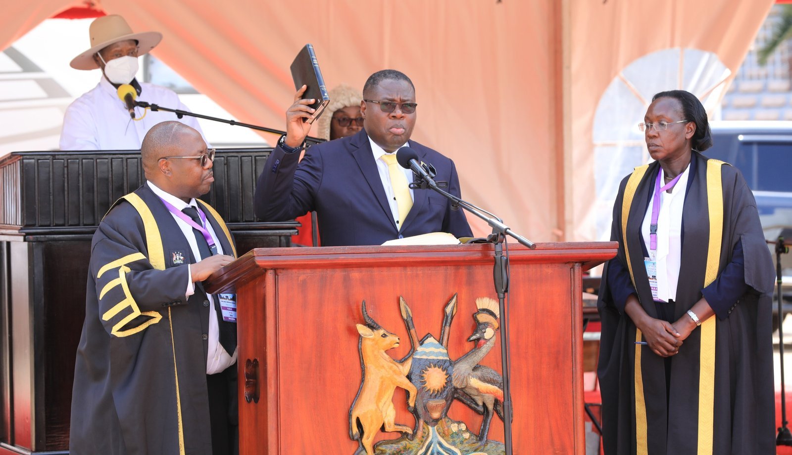 Jacob Markson Oboth Oboth ye sipiika wa Parliament eye 12 - wakumyukibwa Thomas Tayebwa
