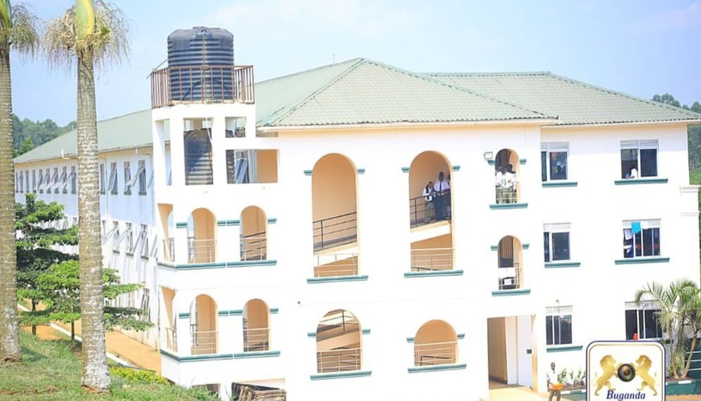 Katikkiro Mayiga alambudde Lubiri High School – abasomesa abawadde amagezi okubeera eky’okulabirako