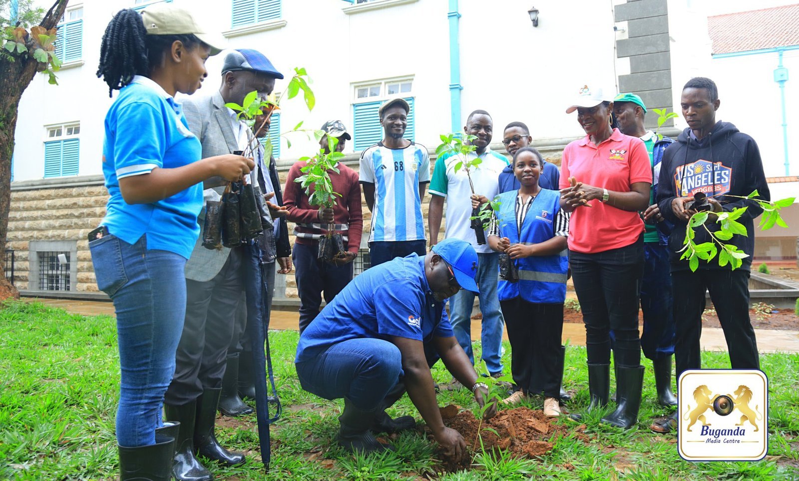 Obwakabaka bwa Buganda ne Rotary Club of Kampala basiimbye ekibira kya Kabaka ku Makerere University