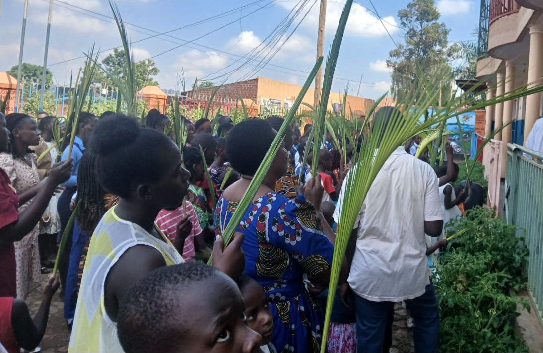 Okukuza wiiki entukuvu 2026 - abakkiriza basabiddwa okwekuba mu kifuba bakomye ebikolwa eby'okulumya abalala