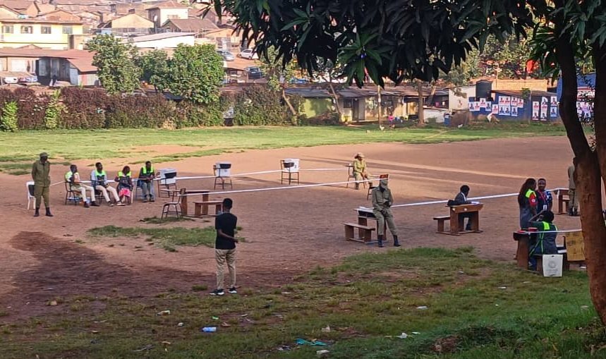 Okulonda ba ssentebe ba district ne ba mayor b'ebibuga - abalonzi bagala babalonde lumu ne president