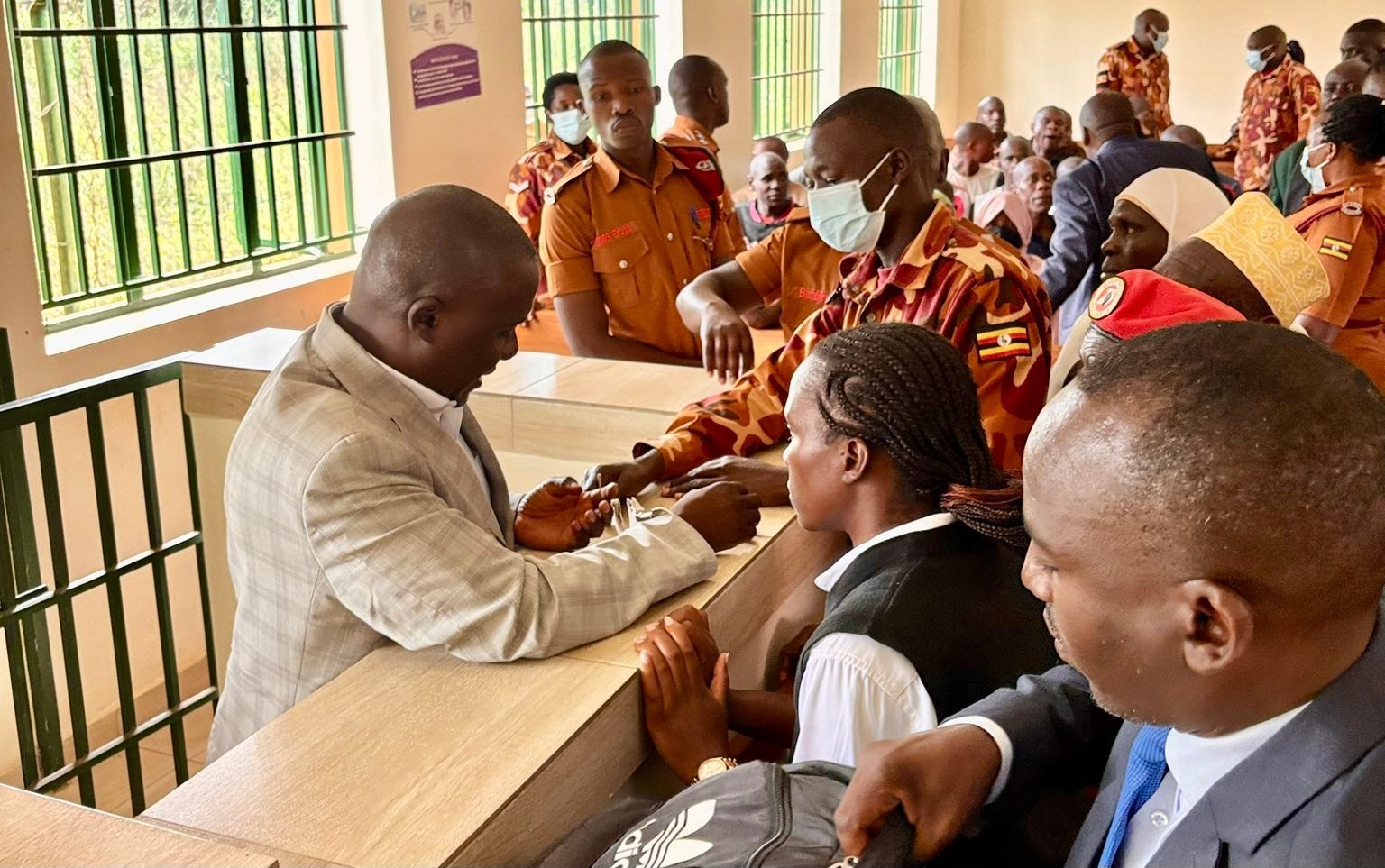 Okunoonyereza ku mubaka Muwanga Kivumbi ku misango gy'obutujju kukyagenda mu maaso - azziddwayo ku alimanda e Kitalya