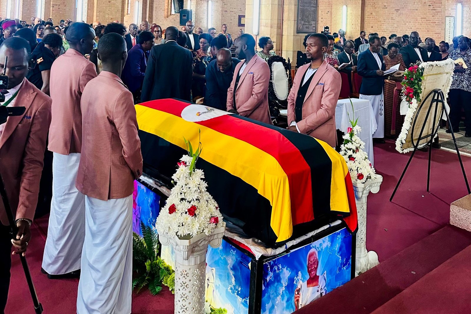 Okusabira Rhoda Kalema mu lutikko e Namirembe - ayogeddwako ng'omuntu eyaweereza Uganda awatali kukulembeza kwekkusa ng'omuntu