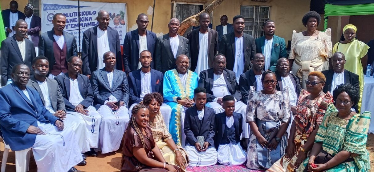 Omutaka Gabunga akunze abavubuka okwenyigira mu mirimu gy'ebika byabwe - ab'essiga lya Kagenda bamwanjulidde enteekateeka y'okukyusa obwannanyini bw'ettaka ly'essiga lidde mu kika