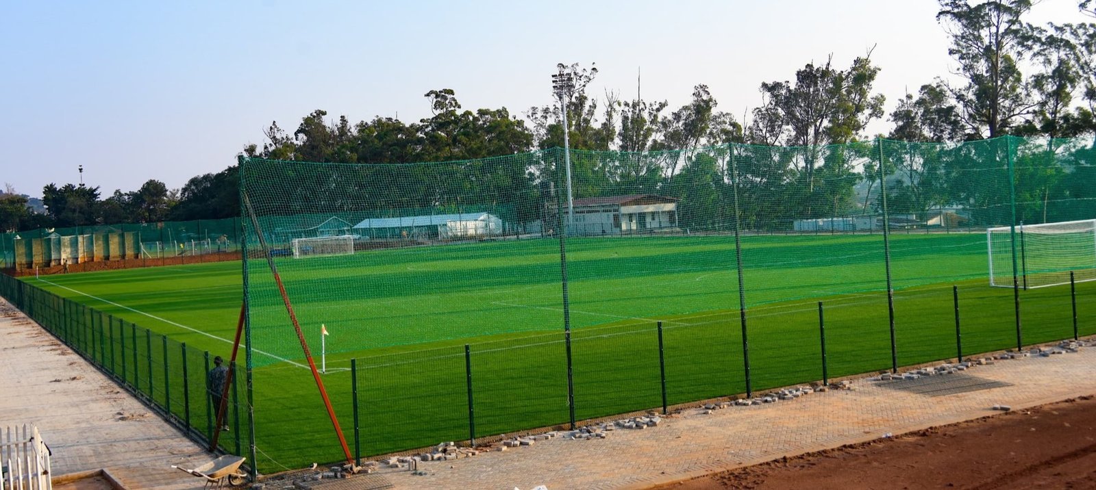 Omutendera ogusooka ogw’okuzimba ekisaawe kya Kyambogo University guwedde – mu kwetegekera empaka za CHAN 2025