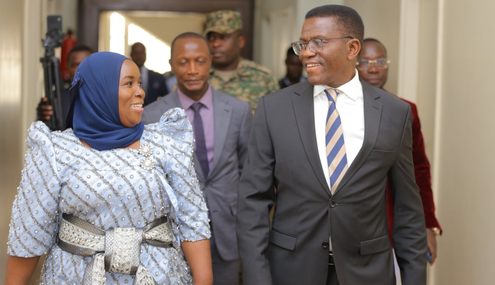 Omuyimbi Stecia Mayanja akiise embuga nga yetegekera ekivvulu kye – Katikkiro Mayiga amusibiridde entanda