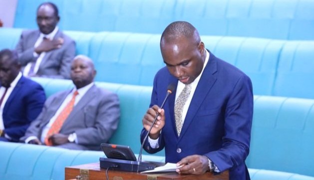 Parliament ekoze ennoongosereza mu tteeka erigereka omusolo oguggyibwa ku nnyingiza ya buli muntu - abafuna omusaala ogukka wansi wa shs 335,000/= sibakusasula musolo gwa PAYE