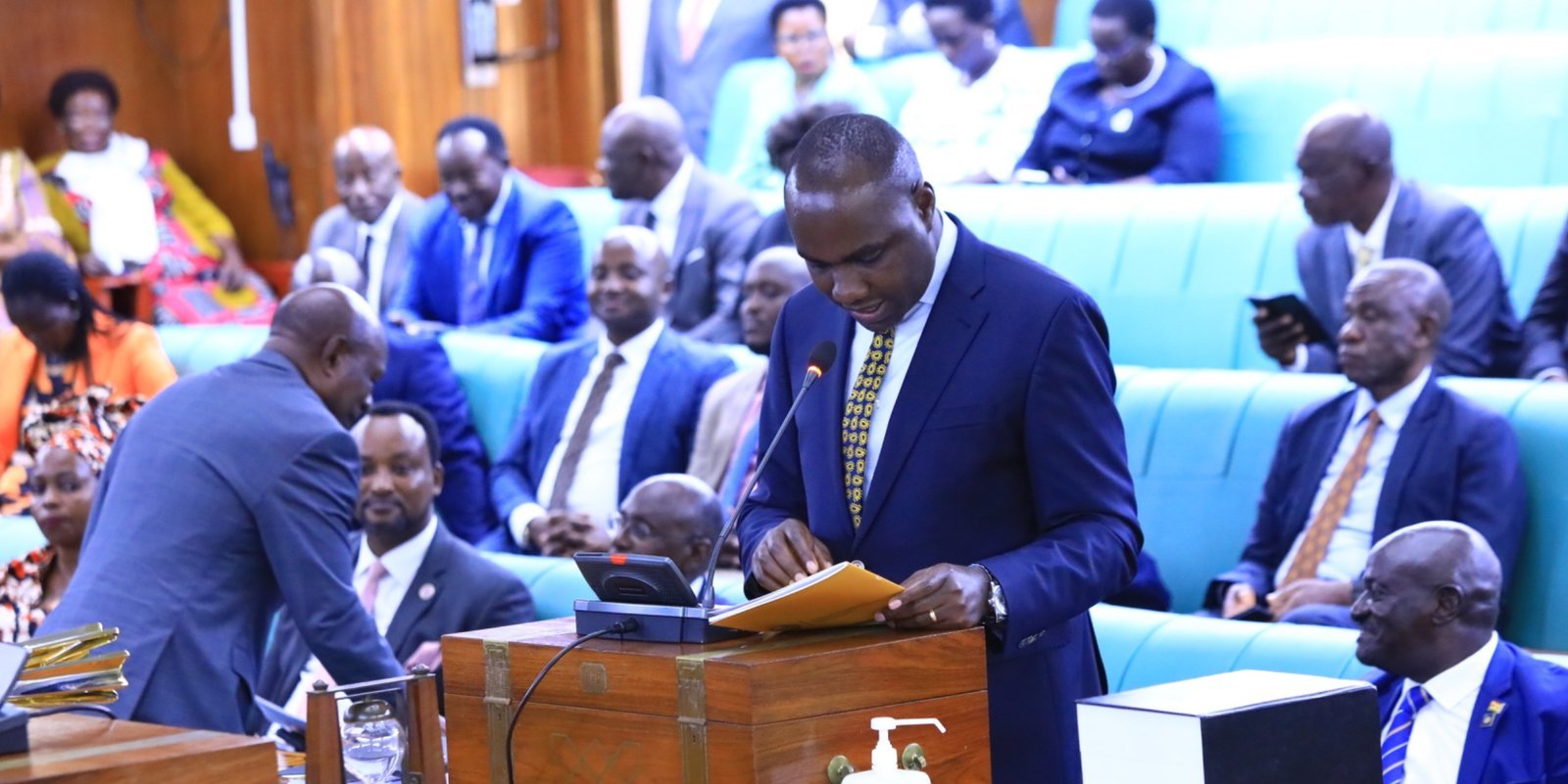 Parliament ya Uganda eyisizza embalirira y'ennyongereza eya 2025/2026 ya trillion 8 n'obuwumbi 104 - ezimu zissiddwa mu ntegeka y'okulwanyisa siriimu