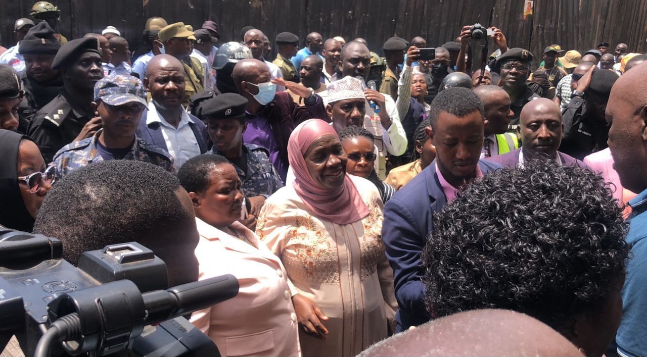 President Museveni wakukwasizaako abasuubuzi abaakosebwa amataba mu Kampala  sso ssikubaliyirira - Ssaabaminisita Nabbanja abataangaazizza
