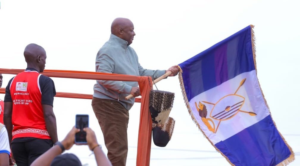 Ssaabasajja Kabaka asimbudde emisinde gy'amazaalibwa ge age 71 - asiimye naye naatambula n'abamu ku bantu baasanze nga tebasobola kudduka