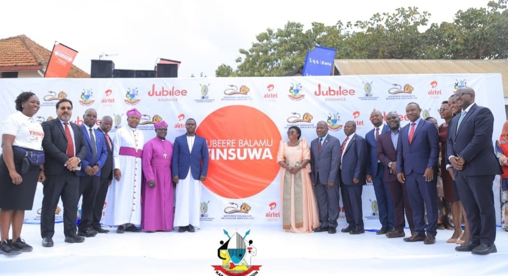 Ssaabasajja Kabaka atongozza enkola ya yinsuwa eya Tubeere Balamu – n’okujjanjaba abantu be mu lusiisira lw’ebyobulamu olukubiddwa mu ssaza Kyaggwe