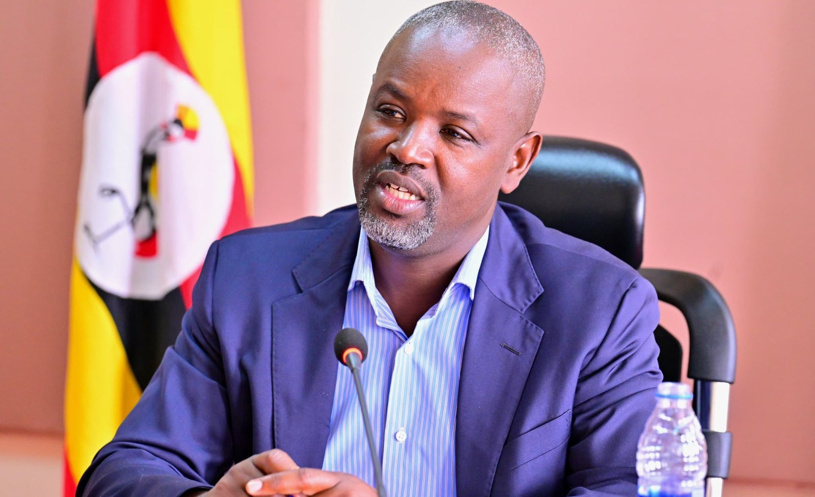 Thomas Tayebwa amyuka sipiika wa parliament yegaanye eby'okubeera n'akakwate kuby'okumenya ekitundu ku katale ka Owino - liizi y'ettaka lye Nakivubo yagizzaayo mu KCCA